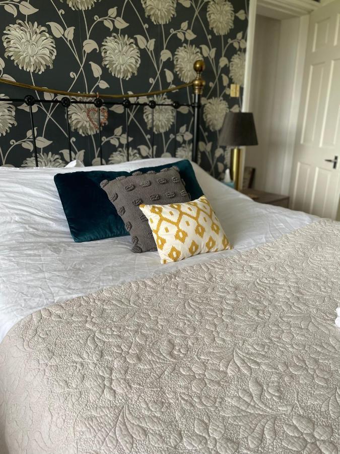 King Size Bed & En Suite Rolled Top Bath Private Lane ฮาร์โรเกต ภายนอก รูปภาพ